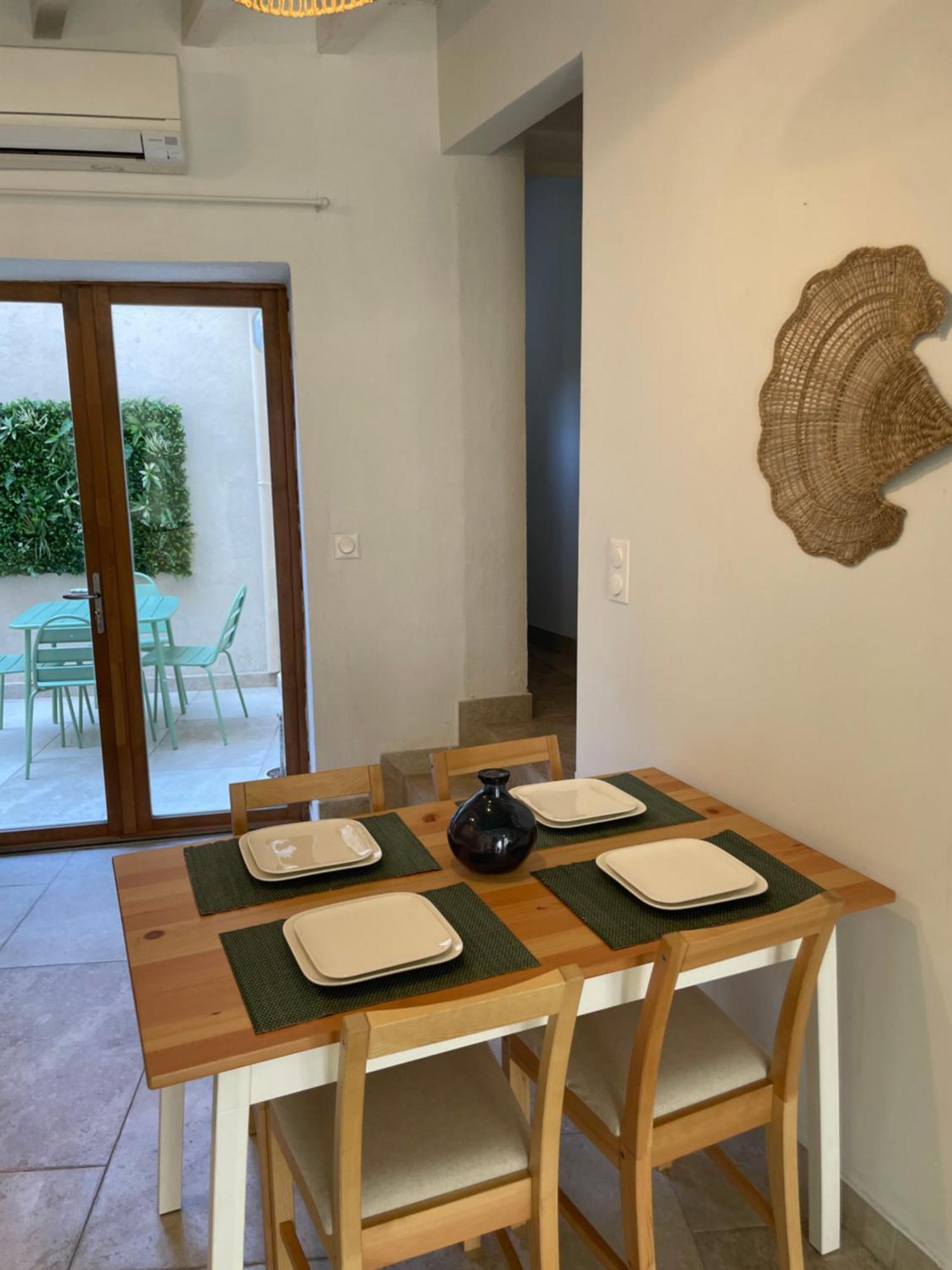 ארל Charmante Maison De Ville Avec Cour Exterieure מראה חיצוני תמונה