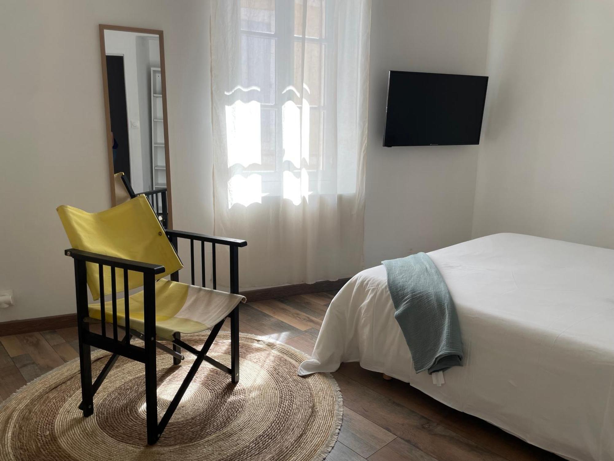ארל Charmante Maison De Ville Avec Cour Exterieure מראה חיצוני תמונה