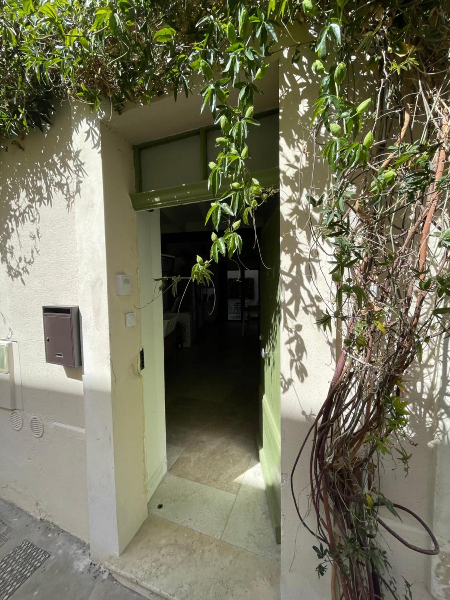 ארל Charmante Maison De Ville Avec Cour Exterieure מראה חיצוני תמונה
